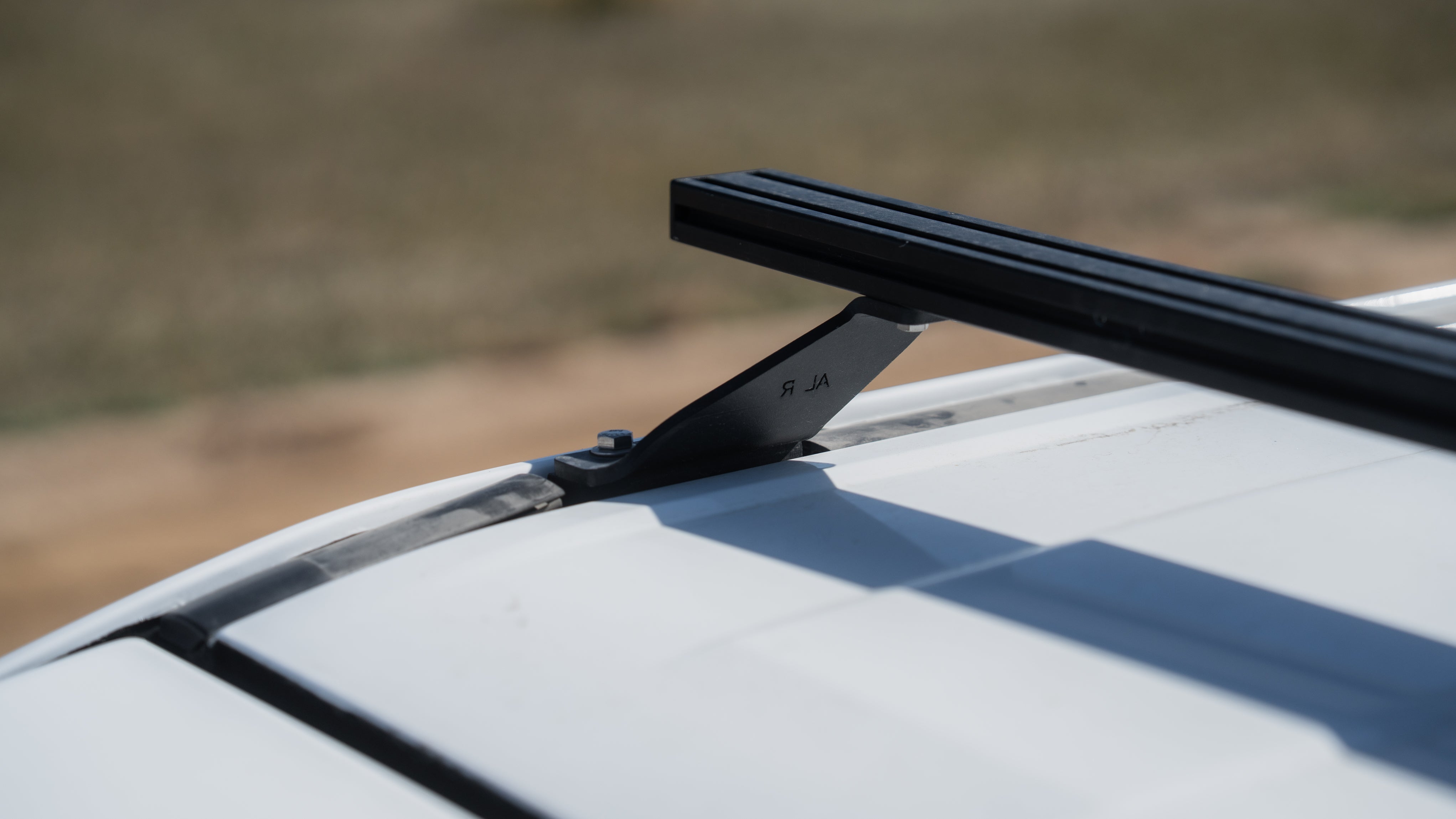 Logbar ILI ガイド付き LC250/GX550 Load Bar System | Sherpa Equipment Co.