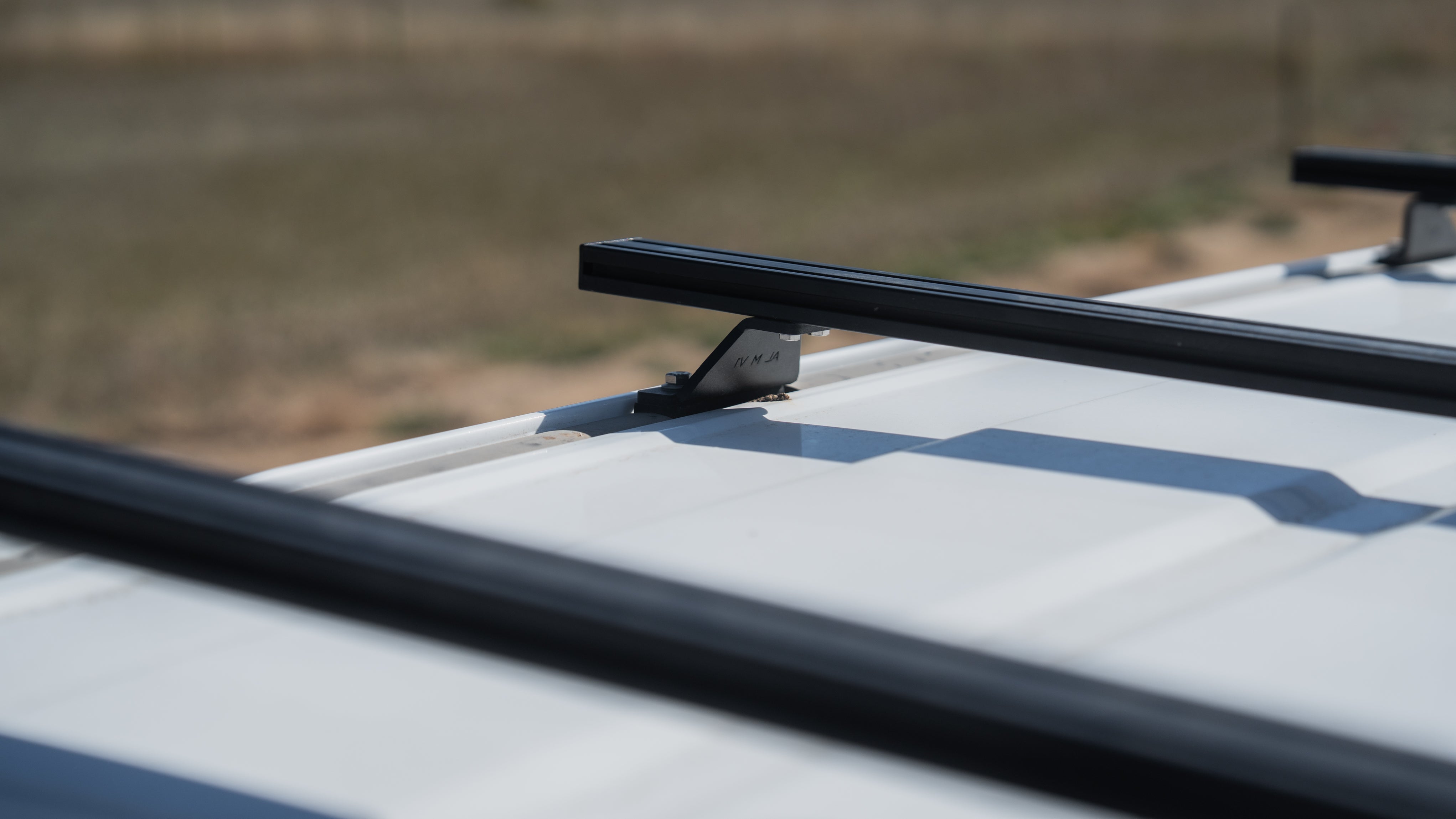 Logbar ILI ガイド付き Loadbar XL® One-Way Load Bar System | Logistick, Inc.